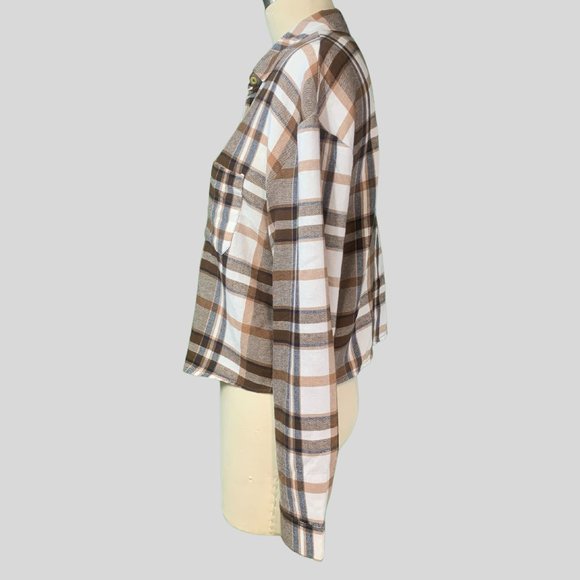 SELFIE CROPPED FLANNEL SHIRT, SIZE JR. L and ARIZONA CROPPED JEANS, SIZE 9 - Picture 3 of 5